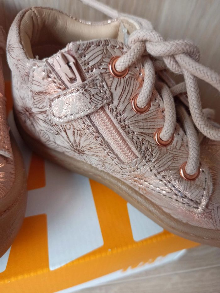 Chaussures fille pointure 22 neuve - photo numéro 3