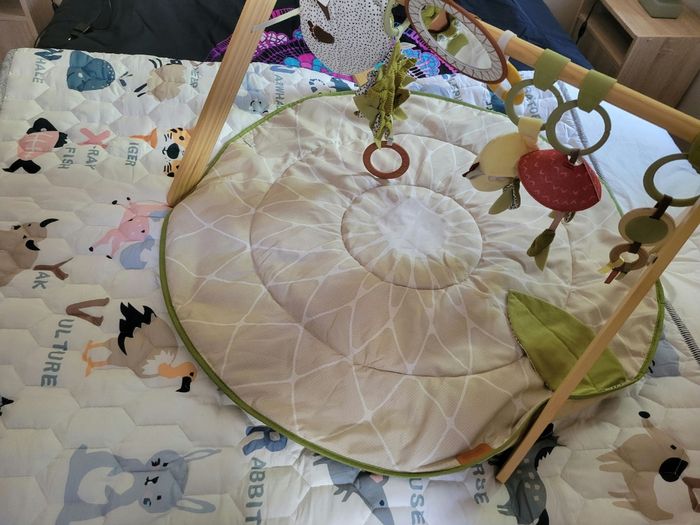 Portique +tapis d eveil