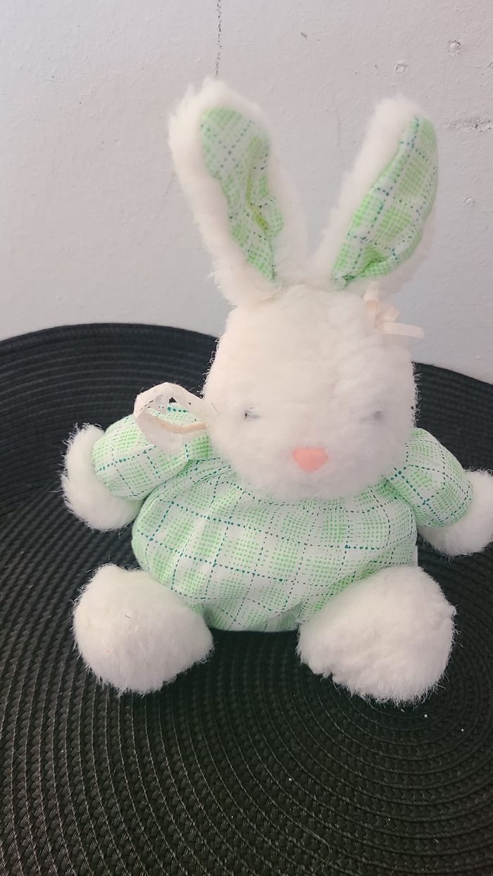 doudou lapin carré vert