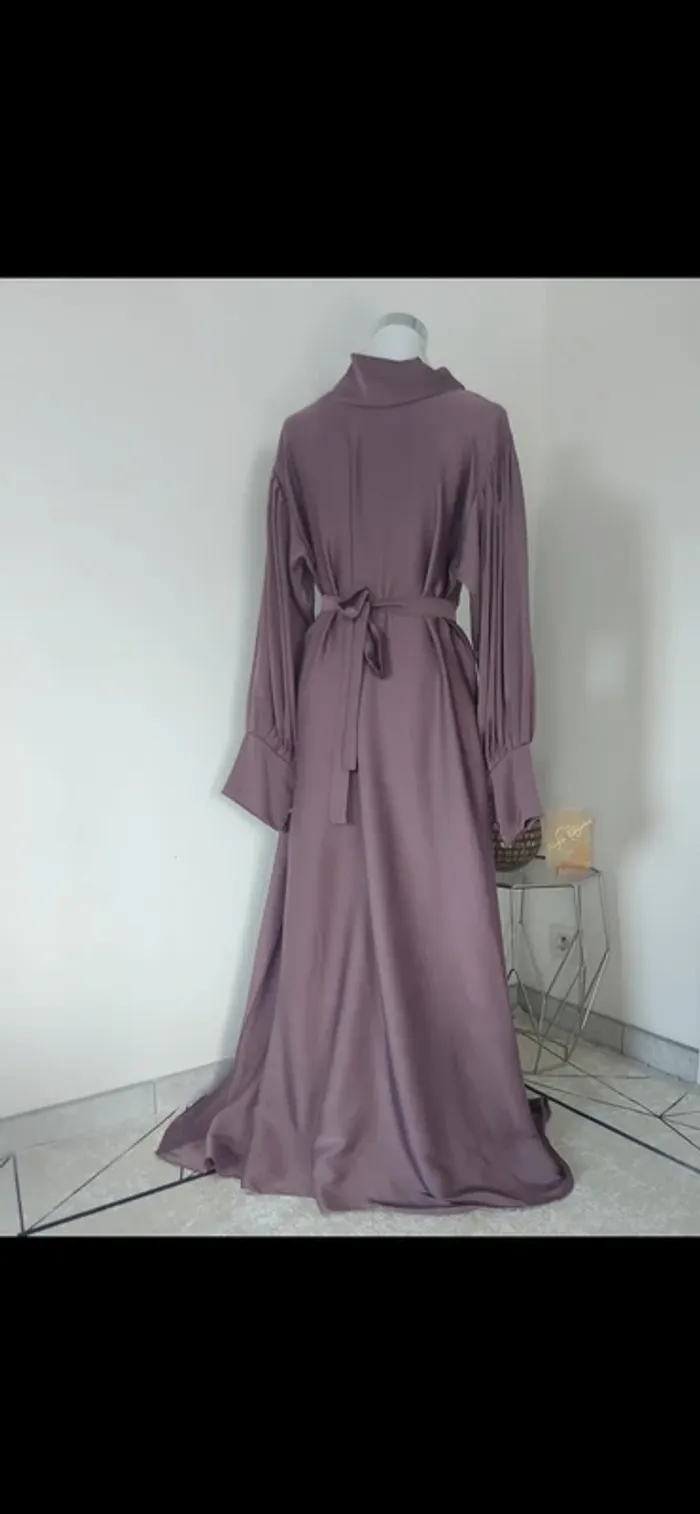 Robe avec boutons aux manches émiratie neuf - photo numéro 11