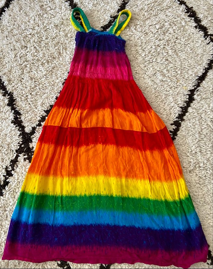 Belle robe coloré 8/9 ans - photo numéro 1