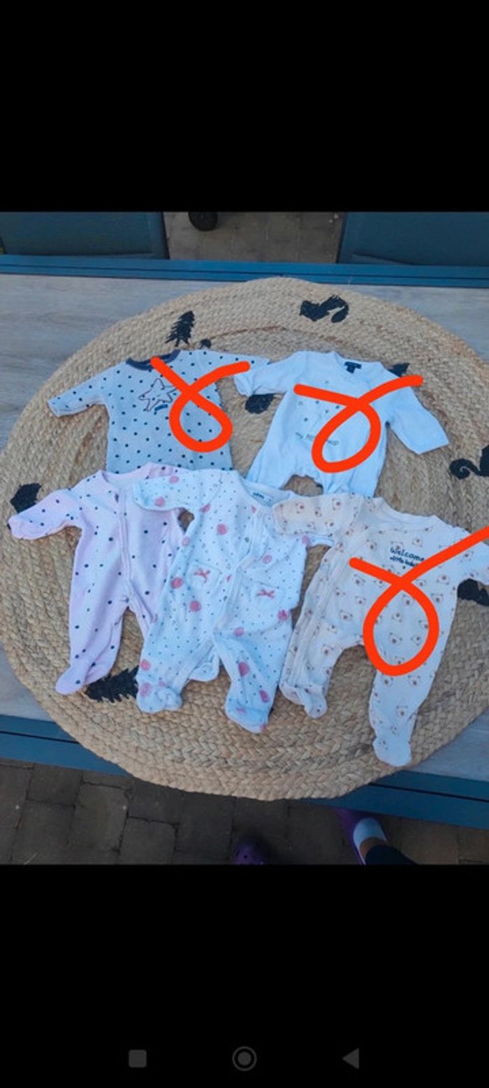 Lot 2 pyjamas