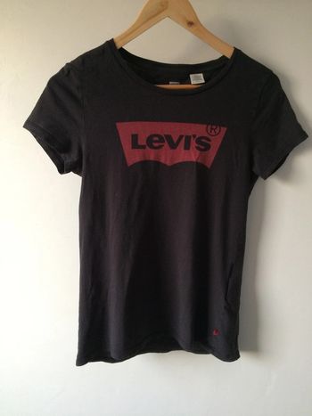 • Th shirt femme ~ Levi’s •