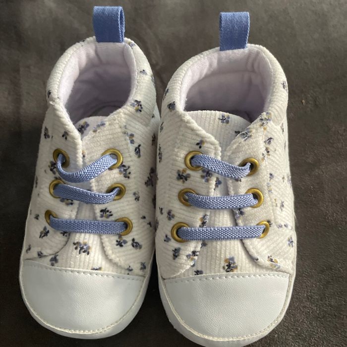 Chaussures 12-18 mois neuve - photo numéro 2