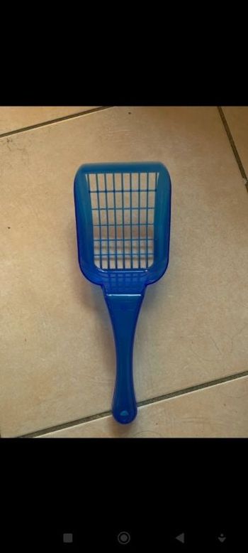 Pelle à crottes neuve