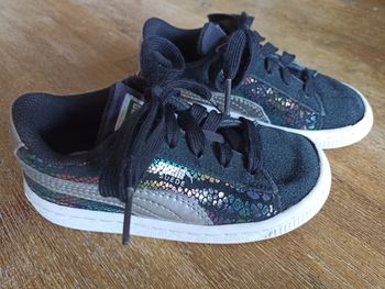Chaussures enfant PUMA Suède taille 25