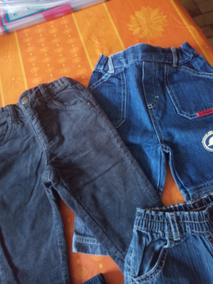 Lot de 3 PANTALONS + 1 SHORT garçons en taille 6 mois - photo numéro 4