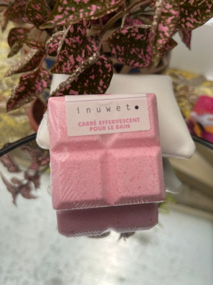 Carré effervescent pour le bain parfum fraise