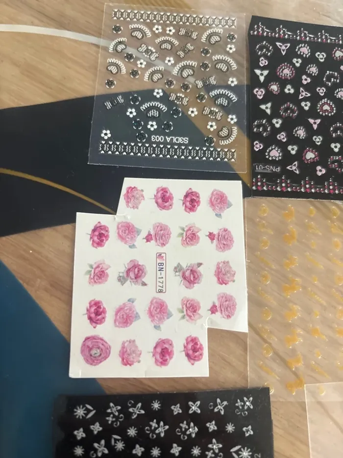 Lots stickers ongles - photo numéro 3