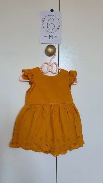Robe moutarde 🌼 6 mois