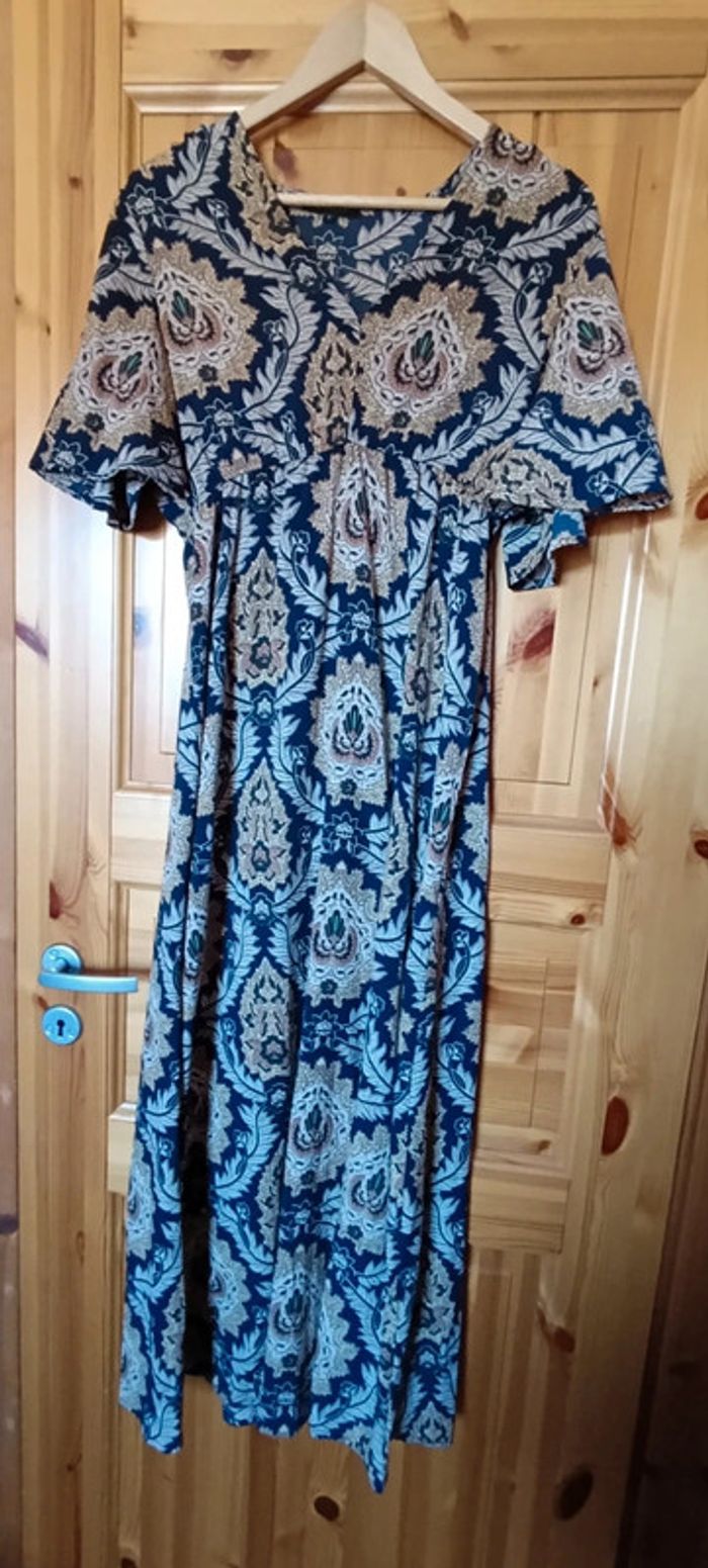 Robe longue à motif vintage / baroque - photo numéro 2