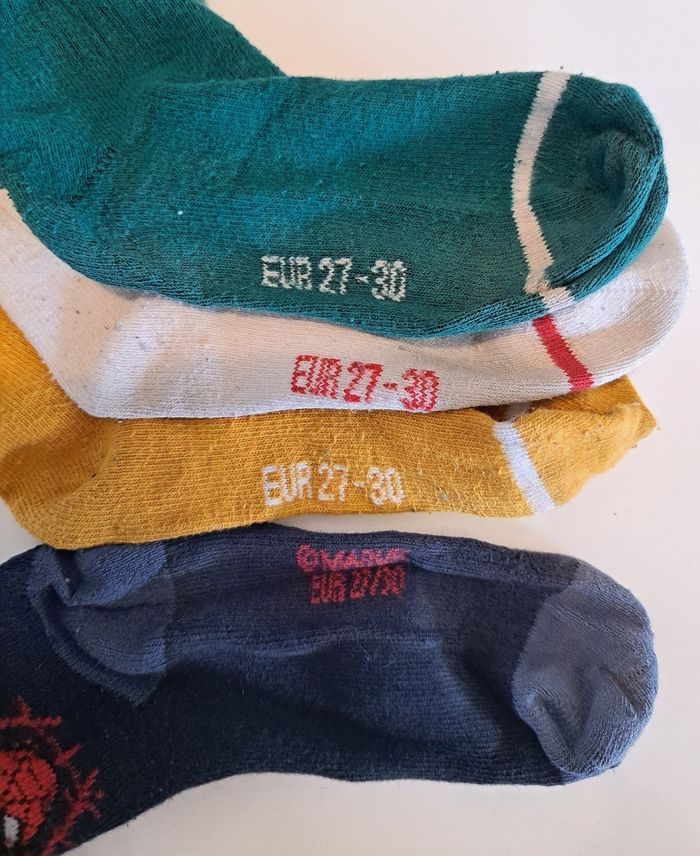 Lot de 4 chaussettes garçon p.27-30 BE - photo numéro 4