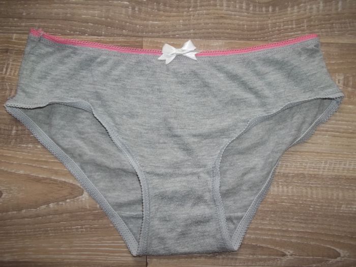 2 culottes blanche et grise 10/12 ans - photo numéro 4