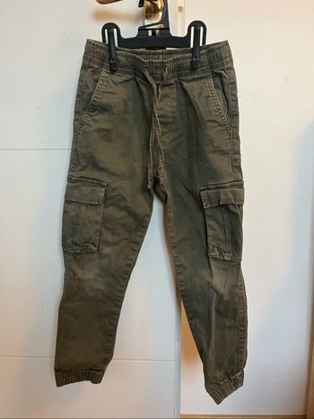 Pantalon Kiabi vert kaki cargo