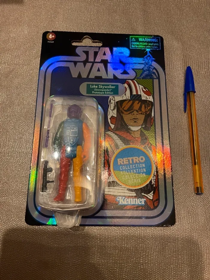 Figurine Star Wars retro collection - Luke Xwing Prototype (purple head) - Hasbro 2022 - photo numéro 2