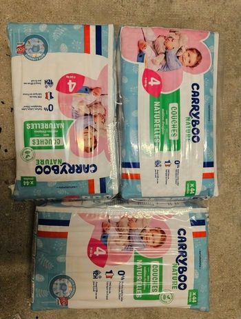 3 paquets de couches carryboo taille 4