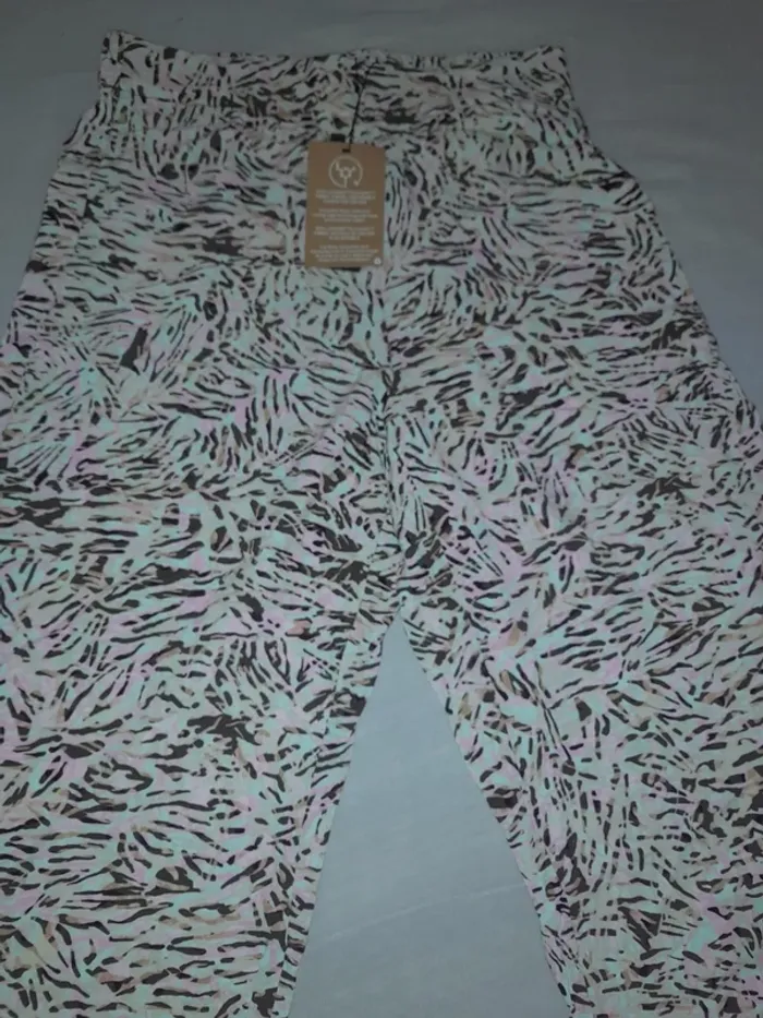 Pantalon court, coupe ample.vero moda.taille L - photo numéro 3