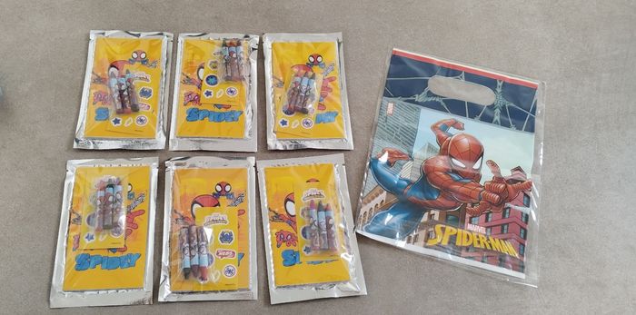 Lot de pochettes cadeaux spiderman neuf