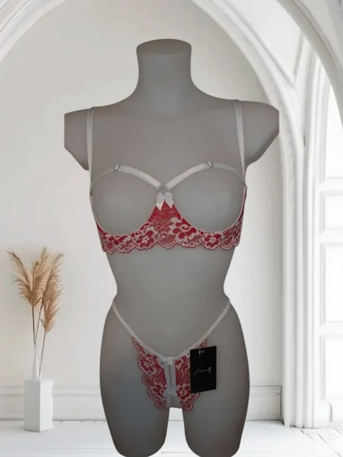 Ensemble rouge/blanc neuf
