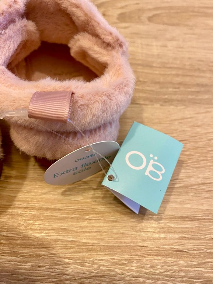 Chausson Obaïbi NEUF (taille 20) - photo numéro 8