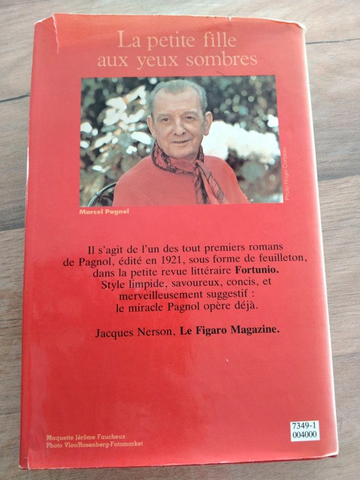 Livre la petite fille aux yeux sombres - photo numéro 2