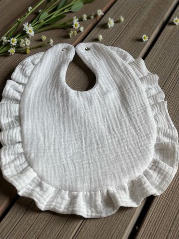 Bavoir à froufrou personnalisable – Doux et pratique
