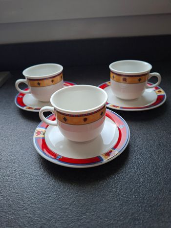 Tasses avec coupelles,  lot de 3, neuf