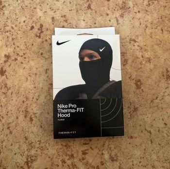 1 cagoule Nike therma fit 