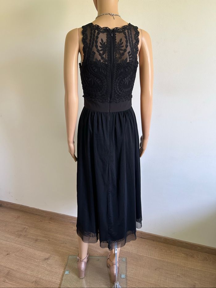Robe noire neuve avec dentelle Esprit taille française 36 (valeur 90€) - photo numéro 6