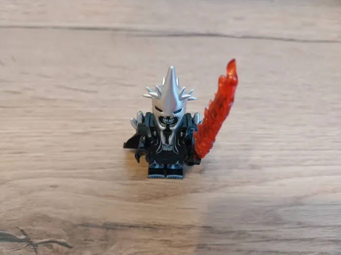 Figurine type lego Roi Sorcier D'angmar seigneur des anneaux - photo numéro 4