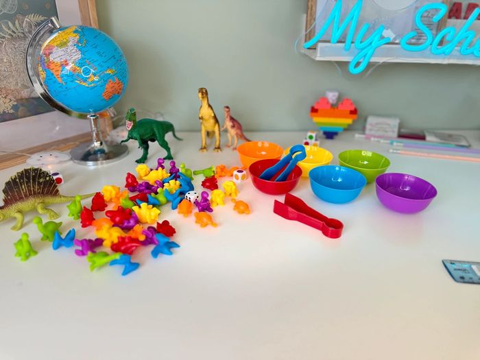 Figurines colorées les Dino à trier: Dénombrer, Compter, Couleurs,Motricité - photo numéro 8