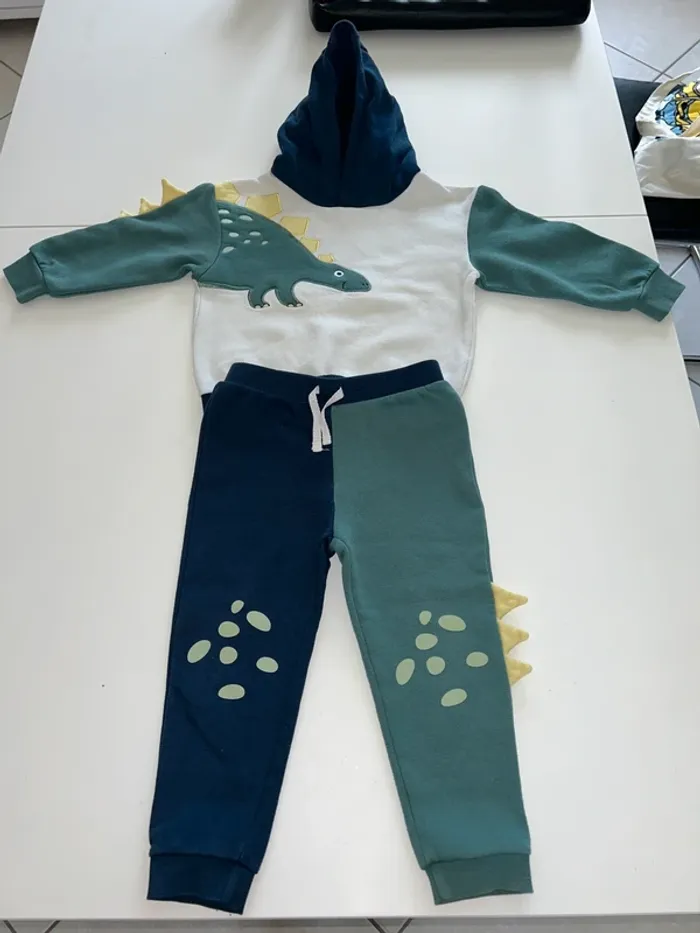 Ensemble jogging garçon Primark 3 ans