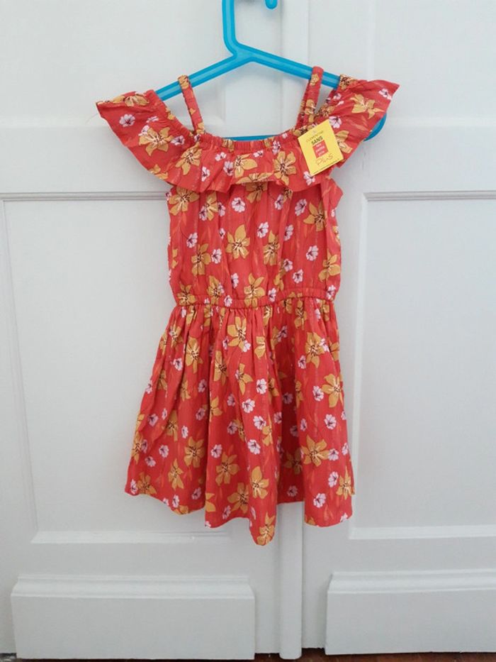 Robe 5ans fille neuve légèrement doublée