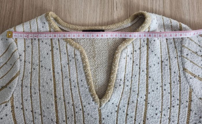 Pull a col V beige/or Bréal à stars Femme Taille M - photo numéro 2