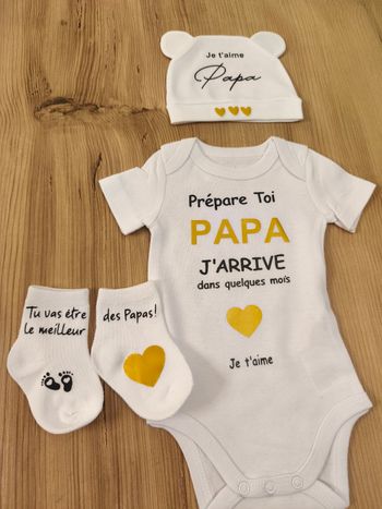 Ensemble bébé bodie bonnet et chaussettes annonce grossesse cadeau surprise papa