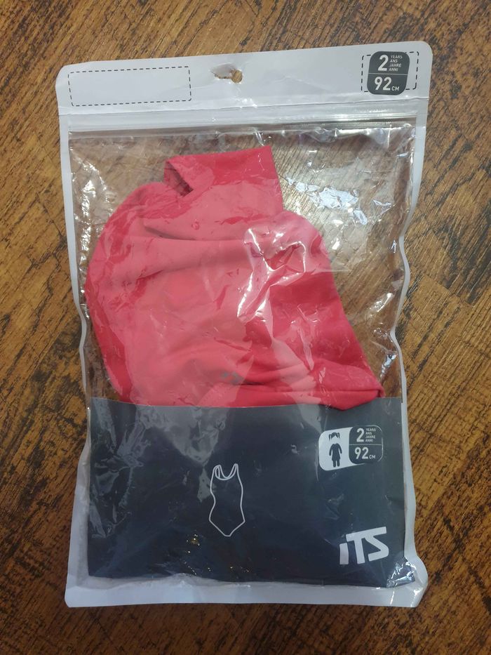 Maillot de bain intersport neuf 2ans - photo numéro 2