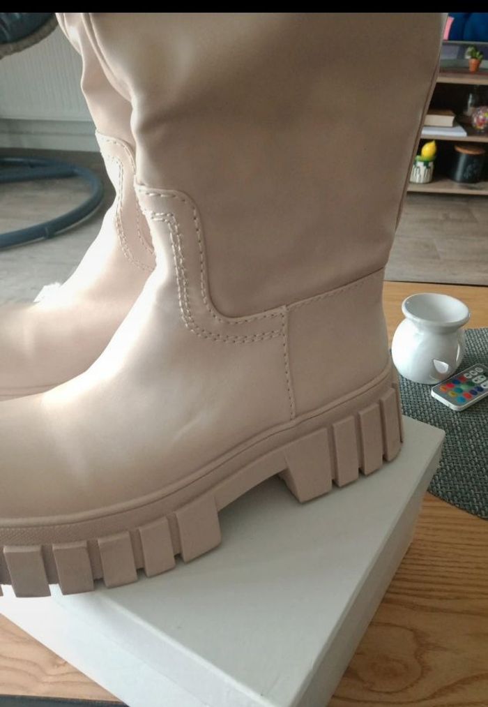 Paire de Bottes hautes Zara - photo numéro 2