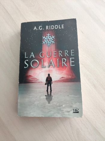 Livre poche la guerre solaire Riddle Winter world 2