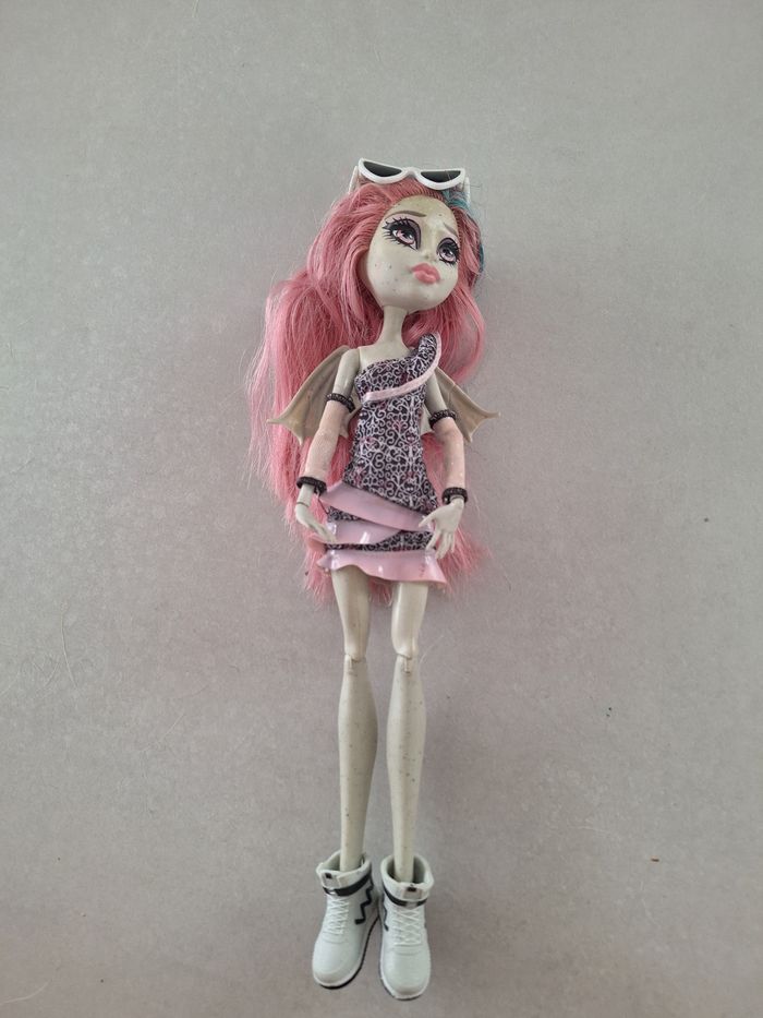 Lot 10 poupées monster high et supports - photo numéro 8