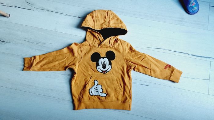 Vêtement garçon pull à capuche moutarde Mickey Disney Orchestra 5 ans