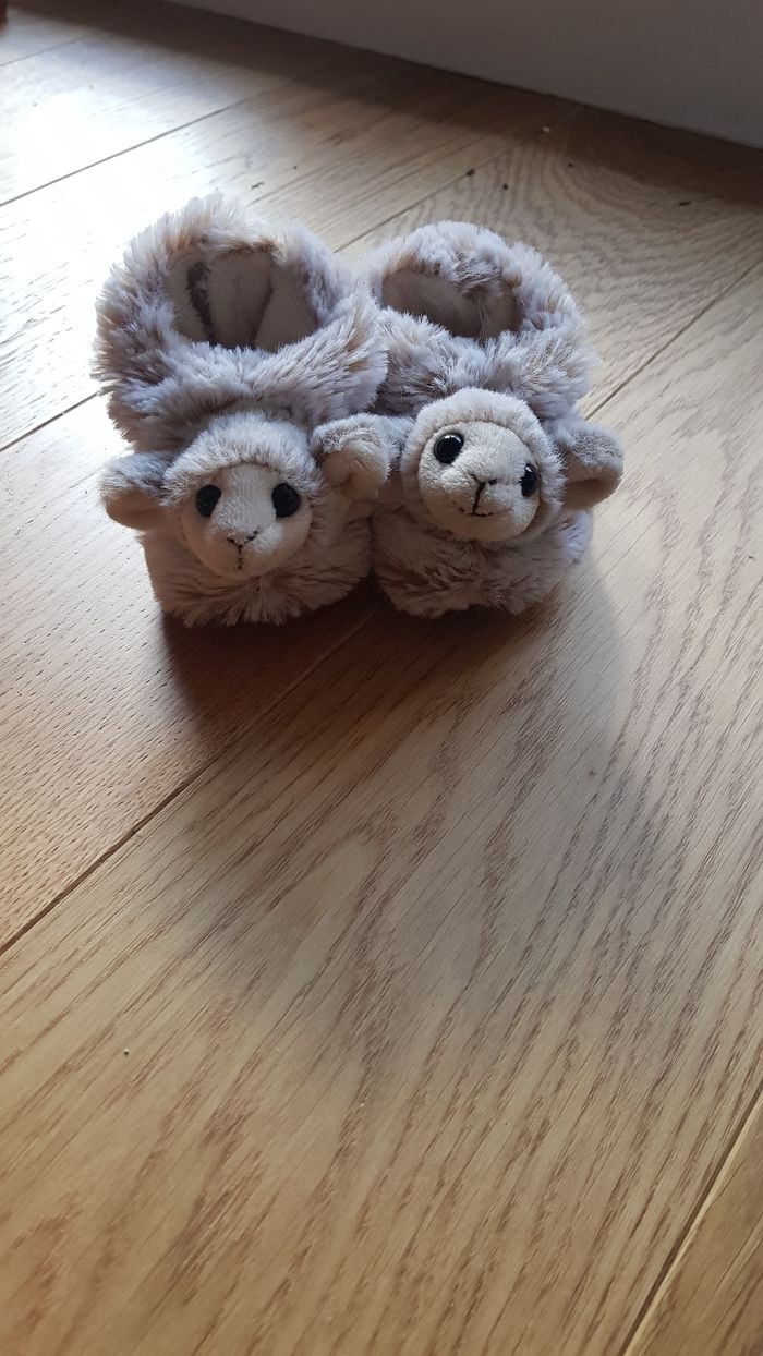 Trop mignons  chaussons fourrés - photo numéro 2