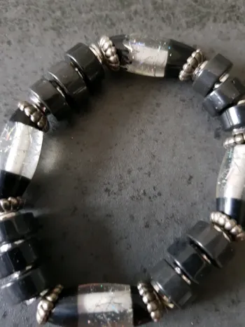 Bracelet noir et blanc