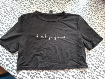 Tee shirt court
