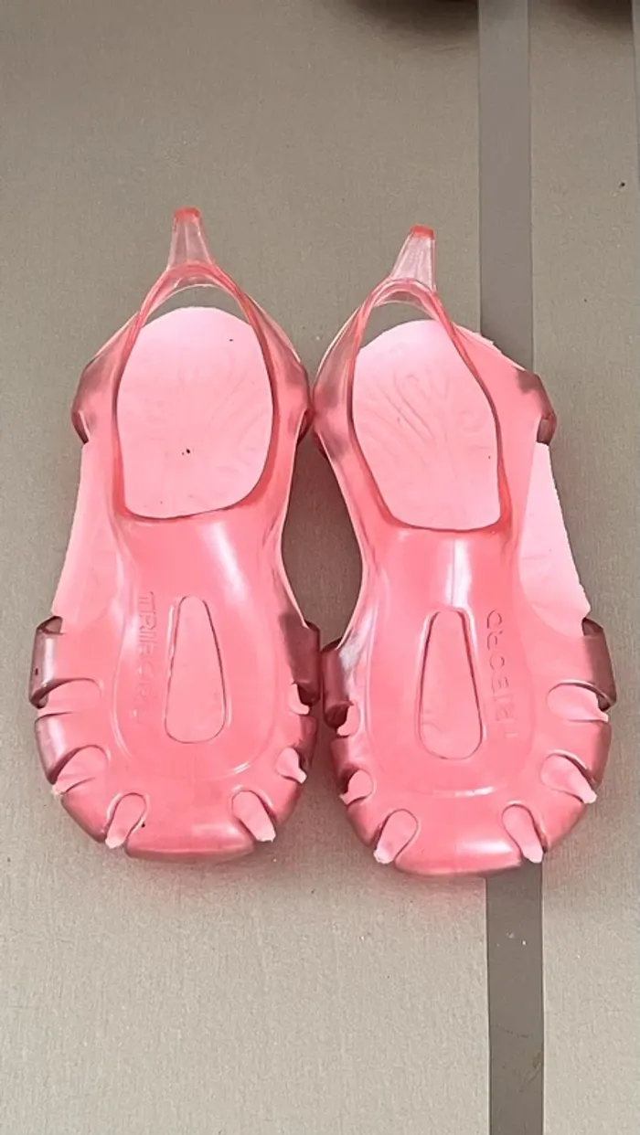 Sandales méduses en plastique p.22