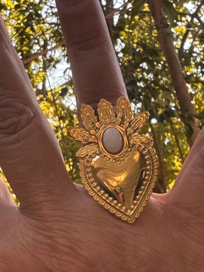 Grosse bague mile Mila cœur ex-voto pierre écrue acier inoxydable or réglable - photo numéro 5