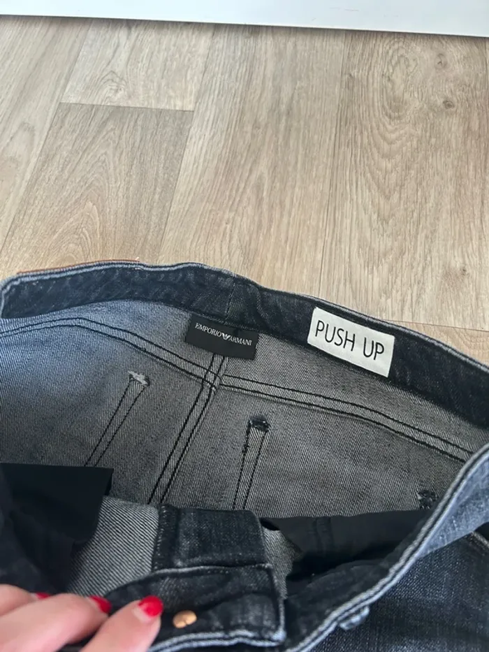 Emporio Armani jeans gris push up  taille Fr 36  / us 26 - photo numéro 3