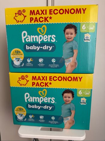 160 couches pampers taille 6