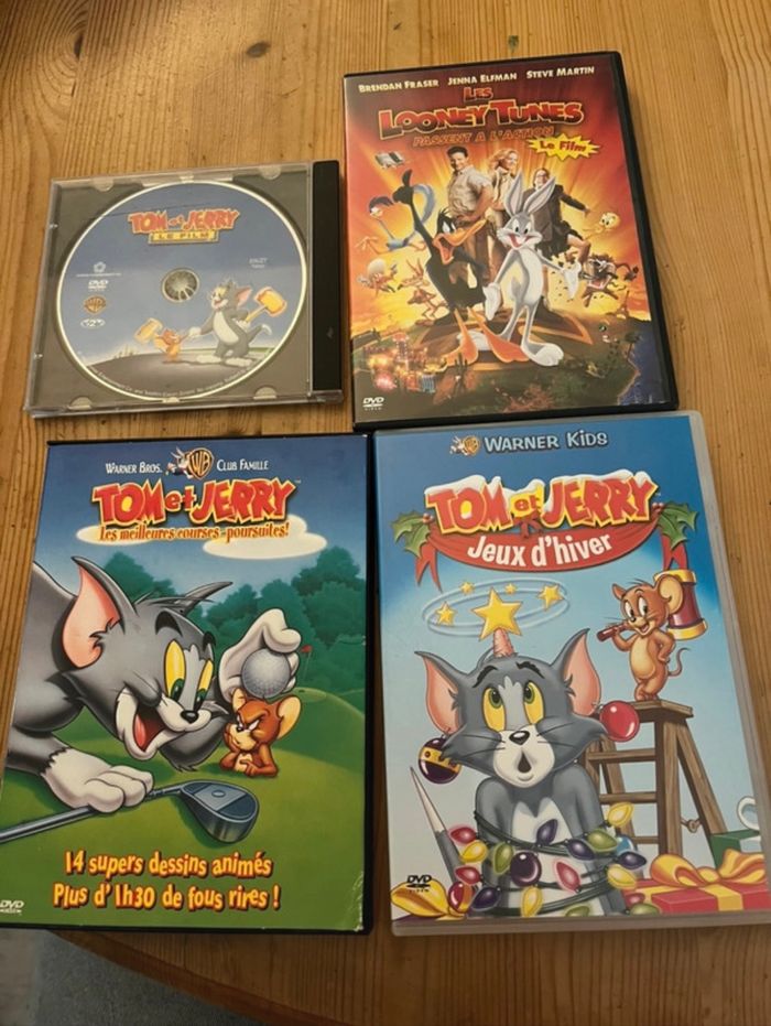 Lot de DVD Tom et Jerry et Looney Tunes