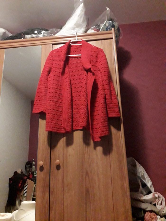 Veste rouge crochet
