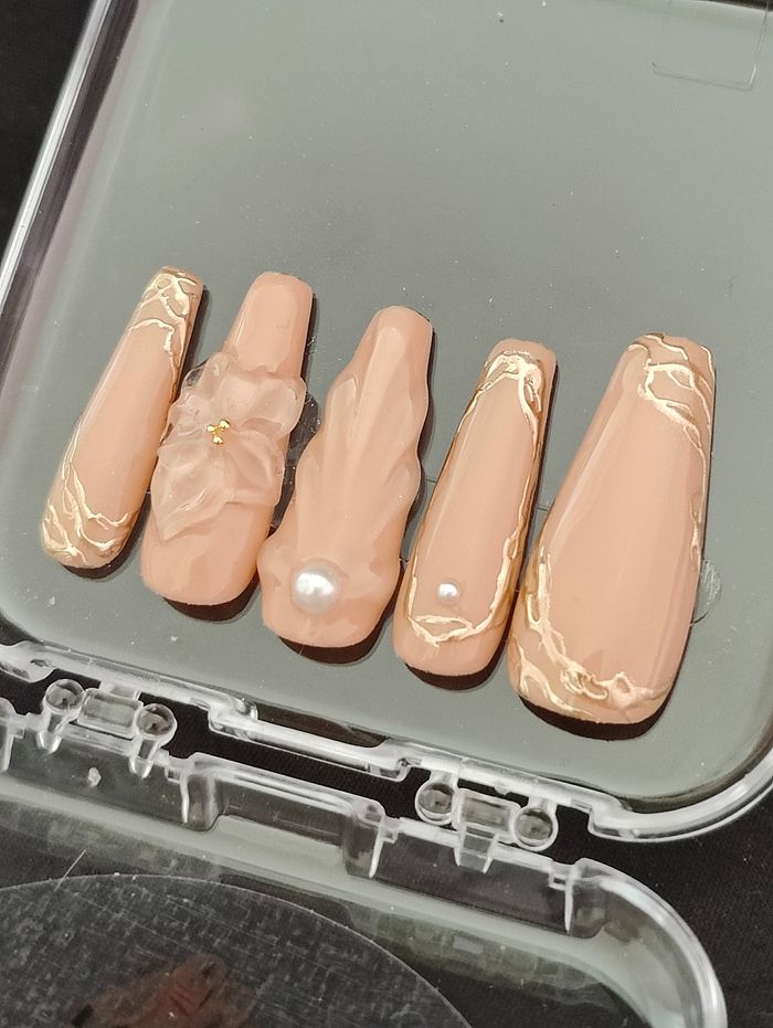 Press on nail fait main - photo numéro 2